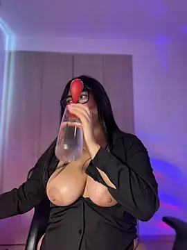 Roxxannne online show from 06/26/26, 10:03