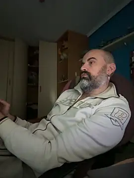 pollito1985 2 online show from 09/28/25, 09:25