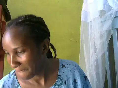 Snapshot of Athena_2019 chatting on 10/24/25, 08:00 Athena 2019 online show from 10/24/25, 08:00