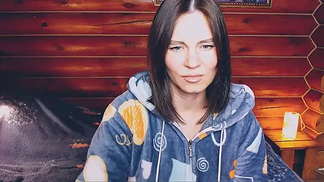 Snapshot of Platina_Fox chatting on 03/04/25, 10:02 Platina Fox online show from 03/04/25, 10:02