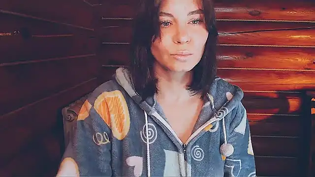 Snapshot of Platina_Fox chatting on 11/06/25, 12:33 Platina Fox online show from 11/06/25, 12:33