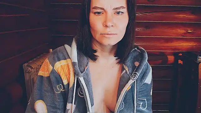 Snapshot of Platina_Fox chatting on 11/19/25, 02:00 Platina Fox online show from 11/19/25, 02:00