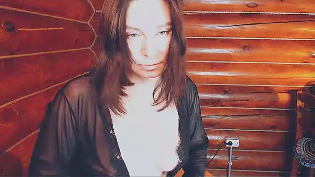 Snapshot of Platina_Fox chatting on 11/27/25, 05:31 Platina Fox online show from 11/27/25, 05:31