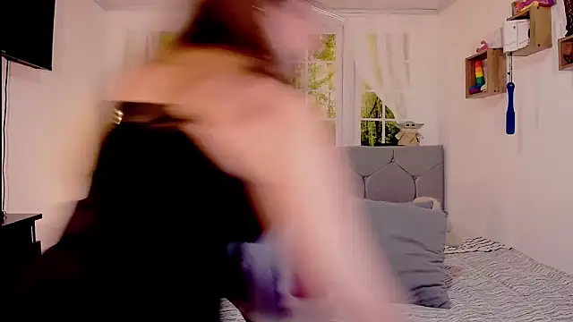vanessabrown  online show from 06/15/26, 04:09