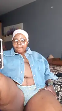 PearlSexxy69 online show from 05/04/26, 02:57