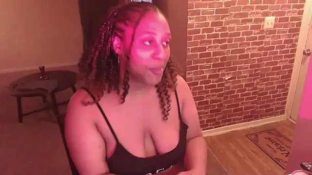 Snapshot of EntitledMistress chatting on 03/04/26, 07:25 EntitledMistress online show from 03/04/26, 07:25