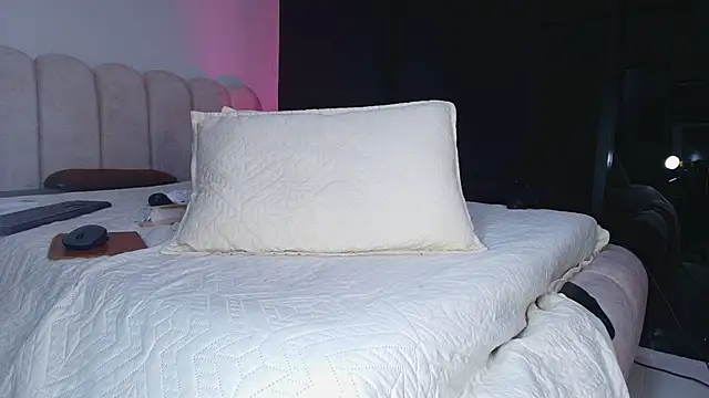 sofi decker online show from 11/22/25, 12:15