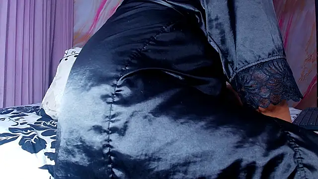 sofi decker online show from 04/01/26, 03:29