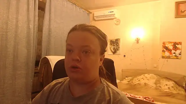 Snapshot of Janiffer_MiMi chatting on 12/13/24, 08:04 Janiffer MiMi online show from 12/13/24, 08:04