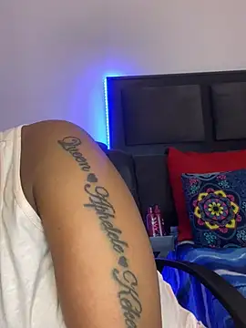 Snapshot of BADFATASS85 chatting on 02/19/25, 02:44 BADFATASS85 online show from 02/19/25, 02:44