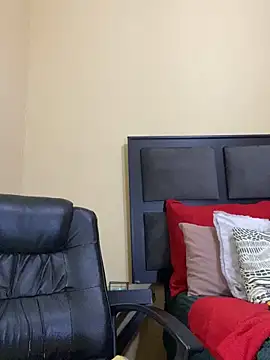 Snapshot of BADFATASS85 chatting on 10/12/25, 10:25 BADFATASS85 online show from 10/12/25, 10:25