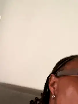 Snapshot of BADFATASS85 chatting on 11/11/25, 01:55 BADFATASS85 online show from 11/11/25, 01:55