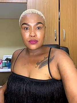 Snapshot of BADFATASS85 chatting on 12/16/25, 09:53 BADFATASS85 online show from 12/16/25, 09:53