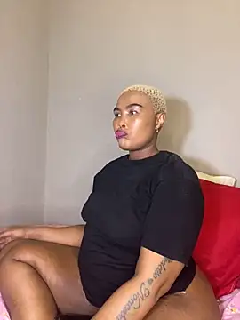 Snapshot of BADFATASS85 chatting on 12/21/25, 12:40 BADFATASS85 online show from 12/21/25, 12:40