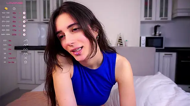 Holla Molly online show from 02/25/25, 08:25