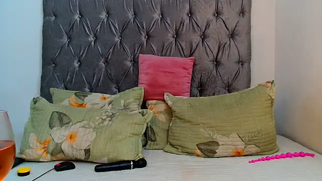 Snapshot of AvaOcean chatting on 02/21/25, 07:10 AvaOcean online show from 02/21/25, 07:10