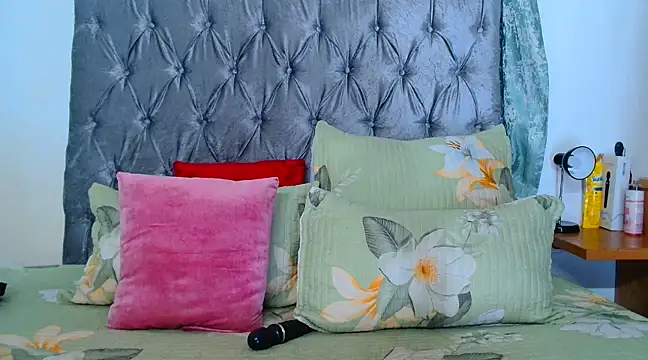 Snapshot of AvaOcean chatting on 03/17/25, 06:42 AvaOcean online show from 03/17/25, 06:42