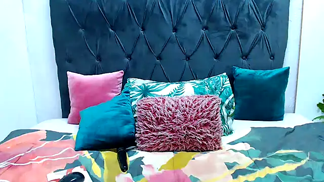 Snapshot of AvaOcean chatting on 09/26/25, 03:32 AvaOcean online show from 09/26/25, 03:32