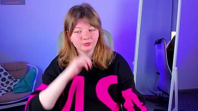 Snapshot of Vivian_cutie chatting on 01/18/25, 10:28 Vivian cutie online show from 01/18/25, 10:28