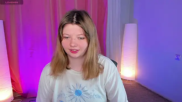 Snapshot of Vivian_cutie chatting on 01/19/25, 10:28 Vivian cutie online show from 01/19/25, 10:28