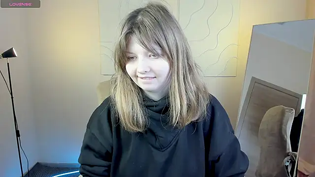 Snapshot of Vivian_cutie chatting on 02/23/25, 10:28 Vivian cutie online show from 02/23/25, 10:28