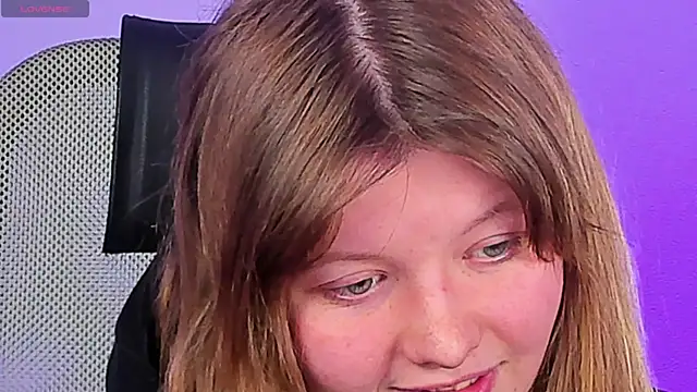 Snapshot of Vivian_cutie chatting on 02/26/25, 03:41 Vivian cutie online show from 02/26/25, 03:41