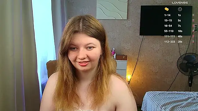 Snapshot of Vivian_cutie chatting on 10/18/25, 10:27 Vivian cutie online show from 10/18/25, 10:27