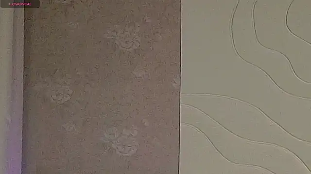 Snapshot of Vivian_cutie chatting on 10/24/25, 02:35 Vivian cutie online show from 10/24/25, 02:35