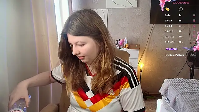 Vivian cutie online show from 06/28/26, 12:33