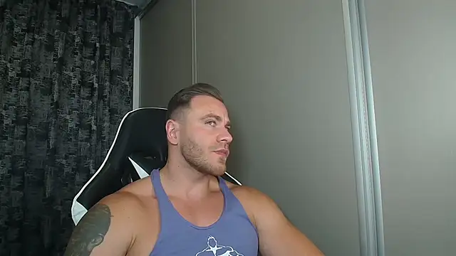 Snapshot of Thori92 chatting on 07/07/26, 05:17 Thori92 online show from 07/07/26, 05:17