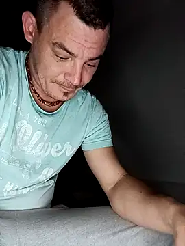 Snapshot of Ivanekkral chatting on 11/12/25, 05:02 Ivanekkral online show from 11/12/25, 05:02