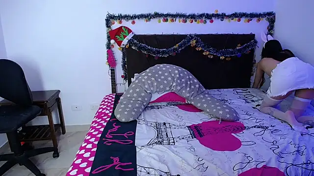 I am kim online show from 11/25/25, 12:54