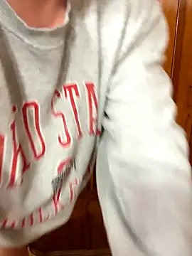 Snapshot of Lizzyloo chatting on 11/18/25, 11:15 Lizzyloo online show from 11/18/25, 11:15