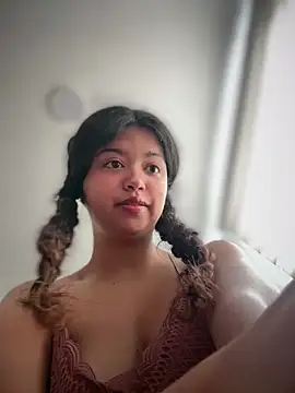 Peach Girll online show from 05/14/26, 02:13