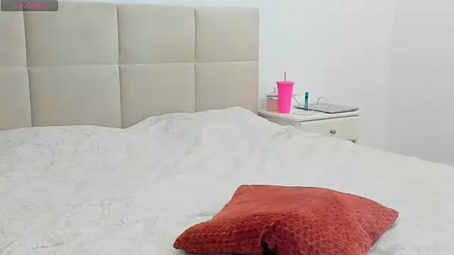 Snapshot of Sunshine_Eva chatting on 10/21/25, 05:13 Sunshine Eva online show from 10/21/25, 05:13