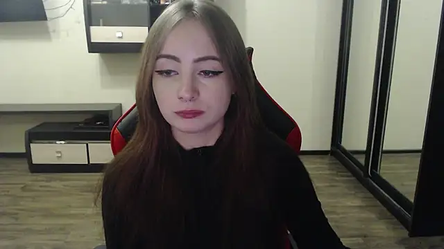 Snapshot of Laralianna chatting on 01/05/25, 01:35 Laralianna online show from 01/05/25, 01:35