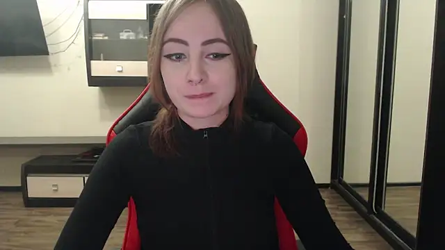 Snapshot of Laralianna chatting on 01/10/25, 11:08 Laralianna online show from 01/10/25, 11:08