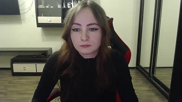 Snapshot of Laralianna chatting on 02/21/25, 04:37 Laralianna online show from 02/21/25, 04:37