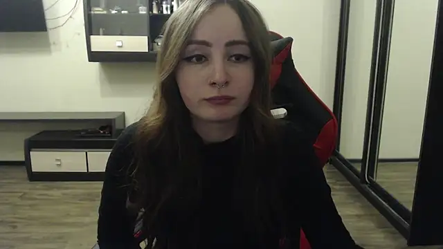 Snapshot of Laralianna chatting on 02/21/25, 07:43 Laralianna online show from 02/21/25, 07:43