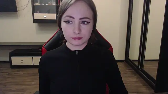 Snapshot of Laralianna chatting on 03/02/25, 08:07 Laralianna online show from 03/02/25, 08:07