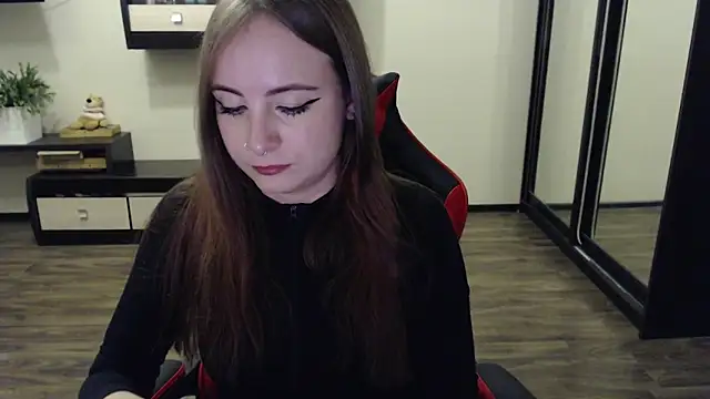 Snapshot of Laralianna chatting on 09/12/25, 02:39 Laralianna online show from 09/12/25, 02:39