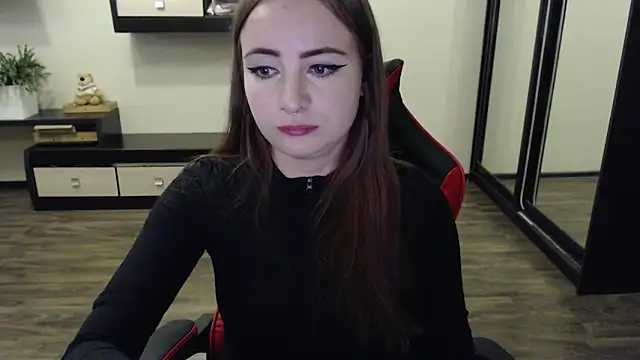 Snapshot of Laralianna chatting on 09/14/25, 01:54 Laralianna online show from 09/14/25, 01:54