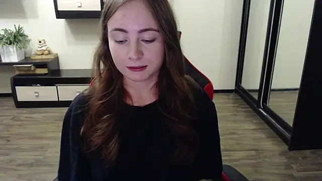 Snapshot of Laralianna chatting on 09/20/25, 02:29 Laralianna online show from 09/20/25, 02:29