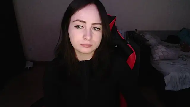 Snapshot of Laralianna chatting on 10/31/25, 03:46 Laralianna online show from 10/31/25, 03:46