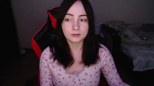 Snapshot of Laralianna chatting on 11/01/25, 05:48 Laralianna online show from 11/01/25, 05:48