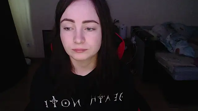 Laralianna online show from 12/18/25, 10:43