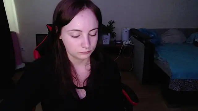 Laralianna online show from 06/18/26, 09:36