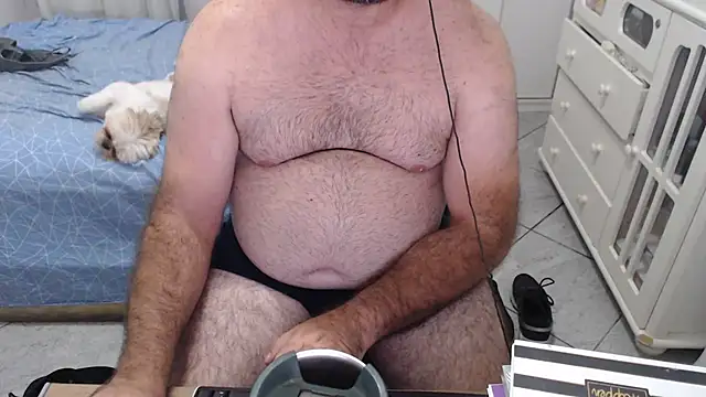 Snapshot of MysterBearMG chatting on 01/18/26, 01:53 MysterBearMG online show from 01/18/26, 01:53