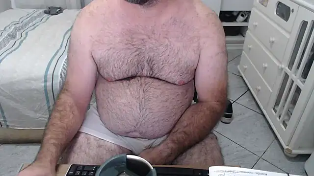 Snapshot of MysterBearMG chatting on 02/12/26, 03:45 MysterBearMG online show from 02/12/26, 03:45