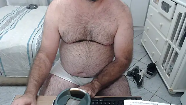 Snapshot of MysterBearMG chatting on 02/13/26, 12:39 MysterBearMG online show from 02/13/26, 12:39